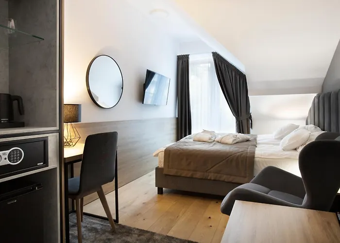 Beskid Balneo Medical & ホテル 4*